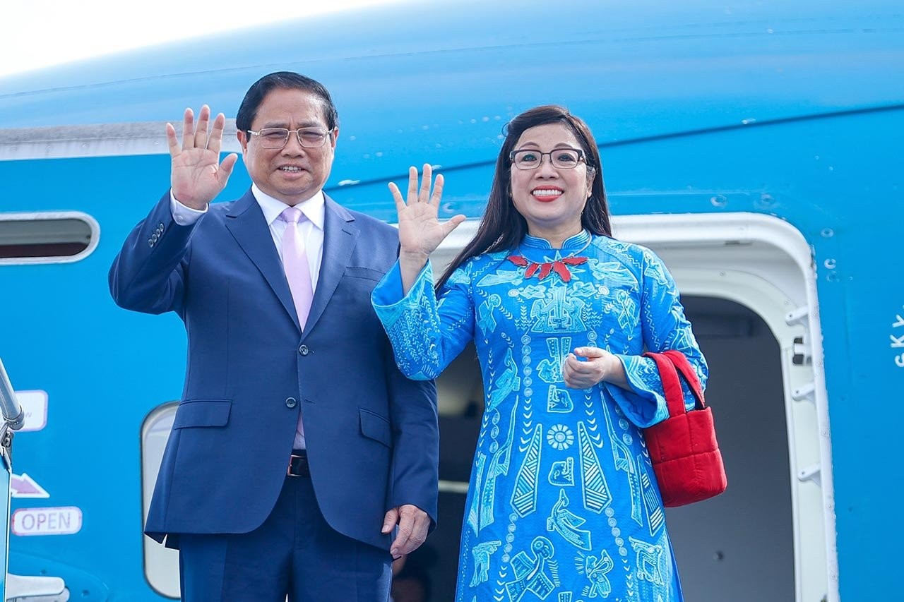 Thủ tướng Phạm Minh Chính và Phu nhân cùng Đoàn đại biểu cấp cao Chính phủ Việt Nam rời Hà Nội thăm chính thức Hàn Quốc