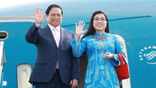 PM Pham Minh Chinh leaves for official visit to RoK