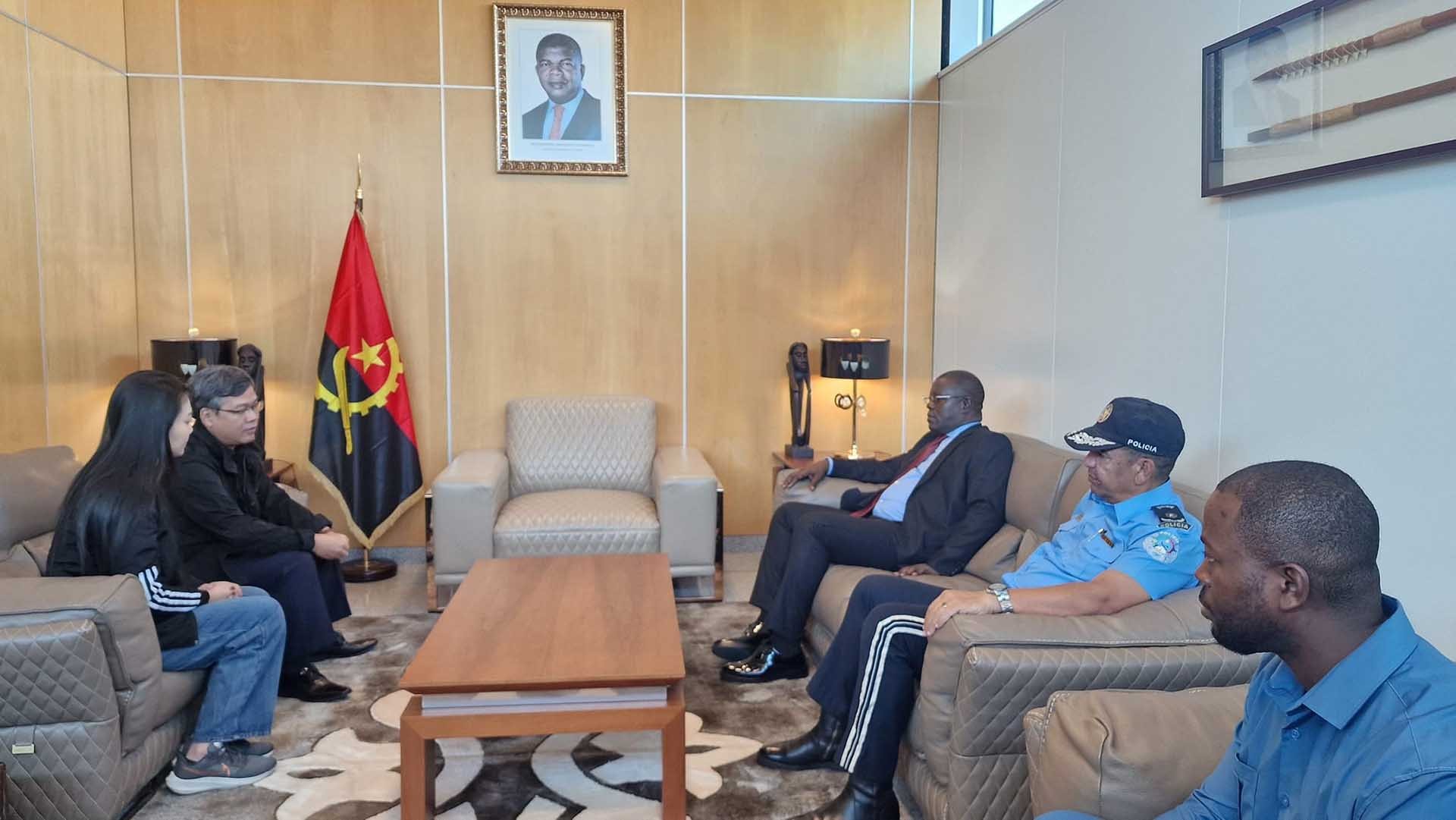 Đoàn công tác Đại sứ quán Việt Nam thăm và làm việc tại tỉnh Lunda-Sul, Angola
