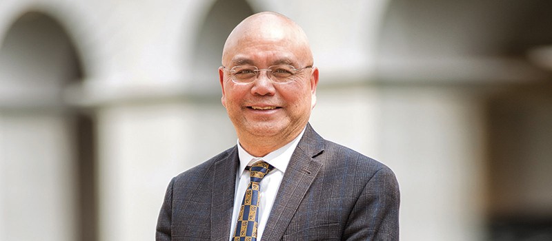 Giáo sư Thạch Nguyễn