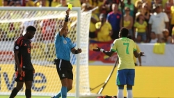 Phạm lỗi với James Rodriguez, Vinicius bị treo giò ở tứ kết Copa America 2024