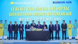 Vietnam Airlines kỷ niệm 30 năm đường bay thẳng và chào đón hành khách thứ 15 triệu trên đường bay Việt Nam-Hàn Quốc