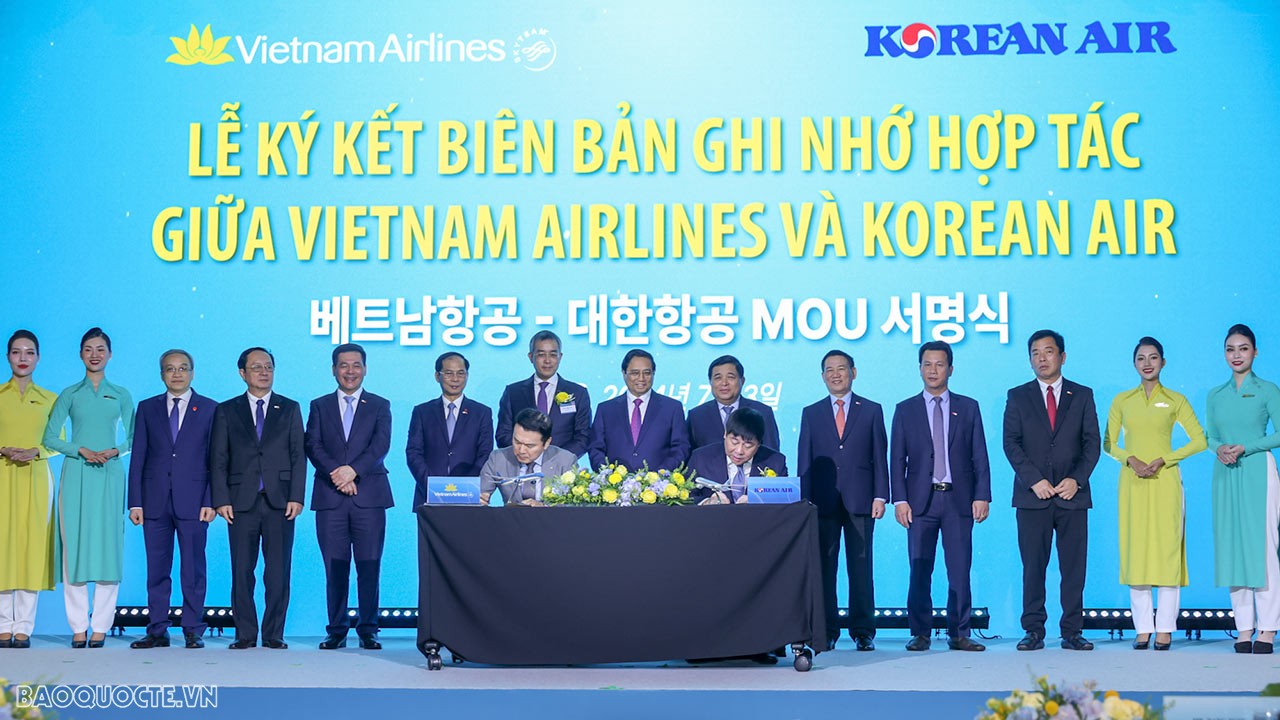 Trong khuôn khổ chuyến thăm của Thủ tướng Phạm Minh Chính tới hàn Quốc, Vietnam Airlines ký kết Biên bản ghi nhớ hợp tác với Korean Air và 04 công ty du lịch tại Hàn Quốc.