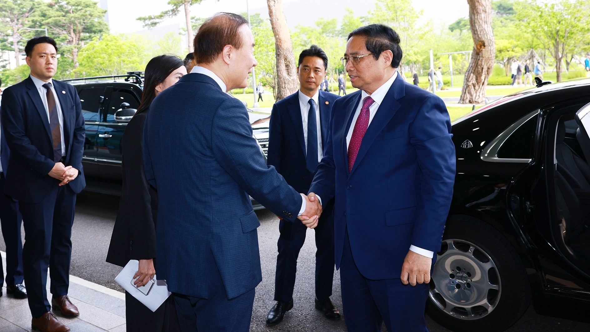 Thủ tướng Phạm Minh Chính thăm và làm việc tại Tổ hợp tập đoàn Samsung