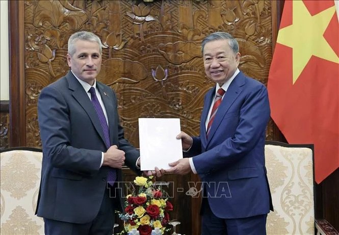 President To Lam received Ambassador of the Republic of Belarus to Vietnam Uladzimir Baravikou