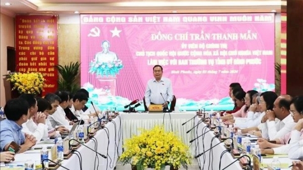 NA Chairman Tran Thanh Man works with standing board of Binh Phuoc province's Party Committee