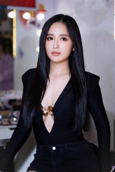 Hoa hậu Mai Phương Thúy xinh đẹp, rạng rỡ tuổi 36