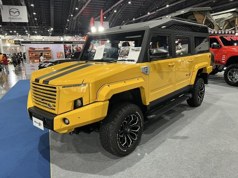 SUV địa hình Transformer II nhái kiểu dáng Hummer