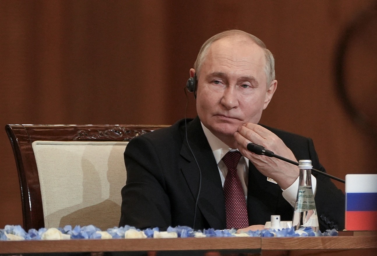 Tổng thống Nga Vladimir Putin tham dự hội nghị thượng đỉnh Tổ chức Hợp tác Thượng Hải (SCO) tại Astana, Kazakhstan ngày 4/7 (Ảnh: Reuters).