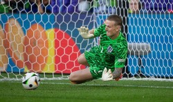Thủ môn Pickford dùng mánh khóe đưa tuyển Anh vào bán kết EURO 2024