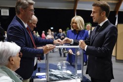Bầu cử Quốc hội Pháp vòng 2: Cuộc 'soán ngôi' ngoạn mục, phe cực hữu thất bại ngoài dự đoán, khối thắng cuộc tuyên bố không đàm phán với ông Macron