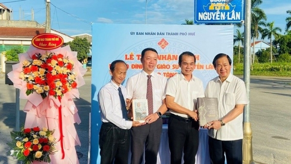 Gia đình cố GS Nguyễn Lân góp phần xây dựng thư viện sách Huế