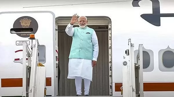 Thủ tướng Ấn Độ bắt đầu công du Nga