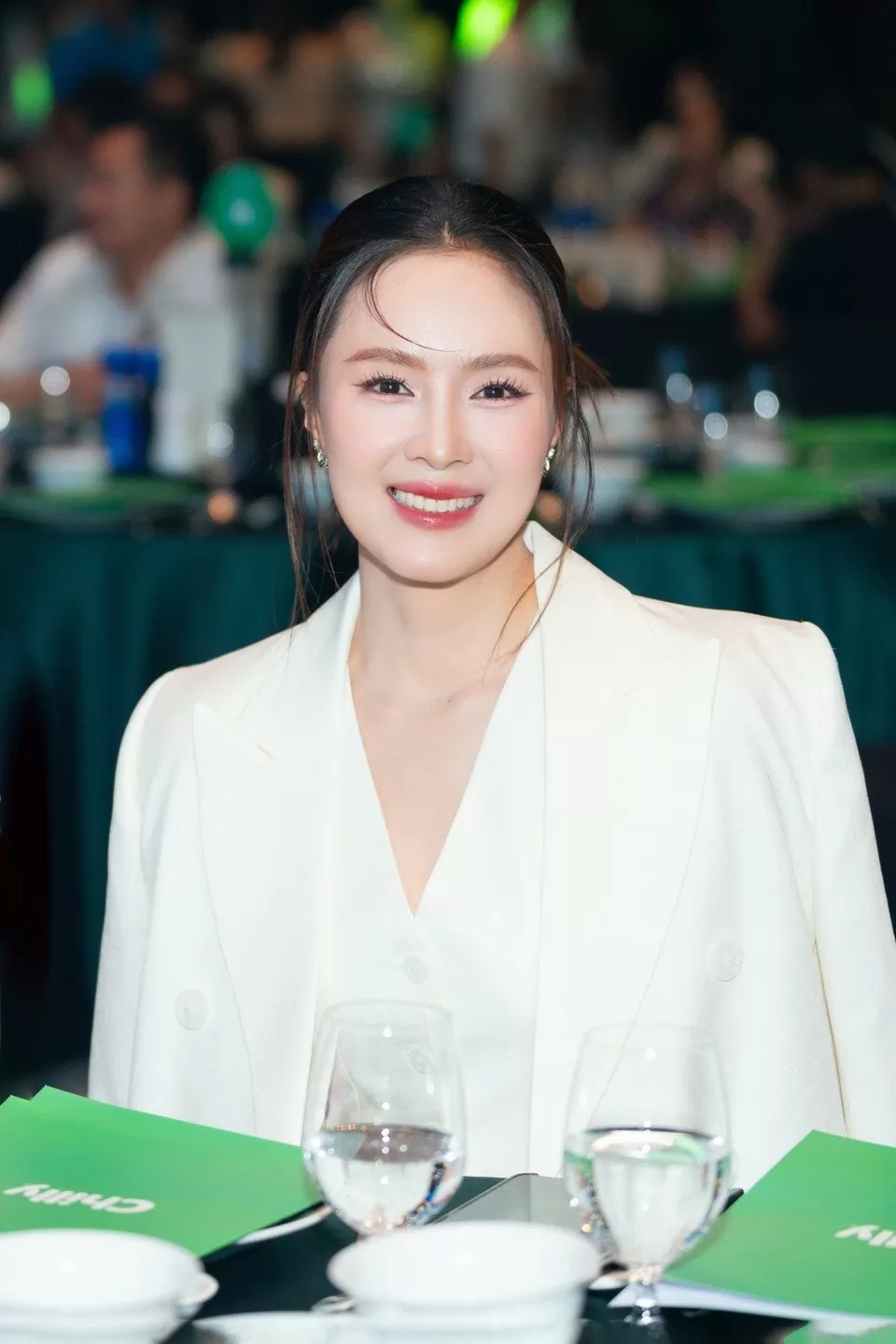 Hồng Diễm Hồng Diễm