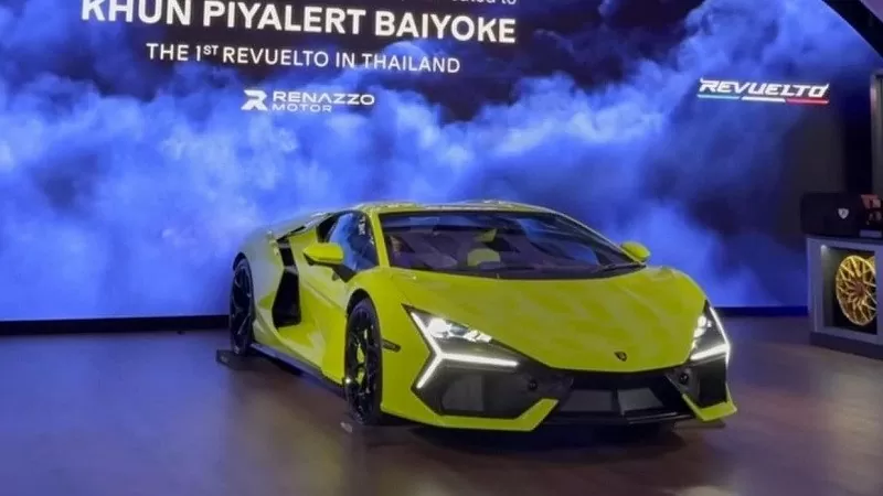 Cận cảnh siêu xe hybrid Lamborghini Revuelto đầu tiên tại Đông Nam Á