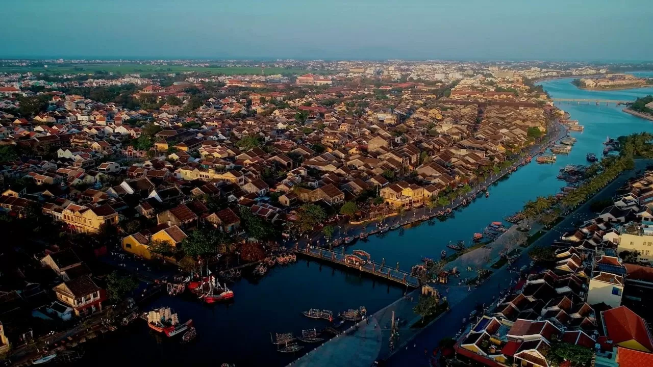 Du lịch Việt: Ngắm trọn vẻ đẹp đất nước qua những chuyến tàu