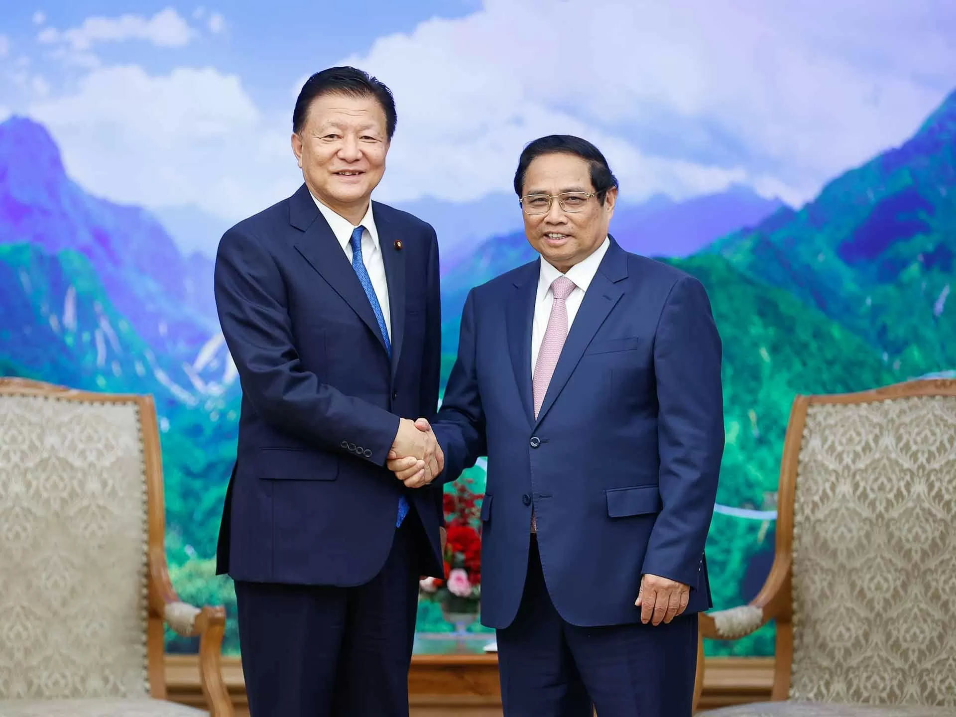 Thủ tướng Phạm Minh Chính tiếp Bộ trưởng phụ trách CPTPP của Nhật Bản