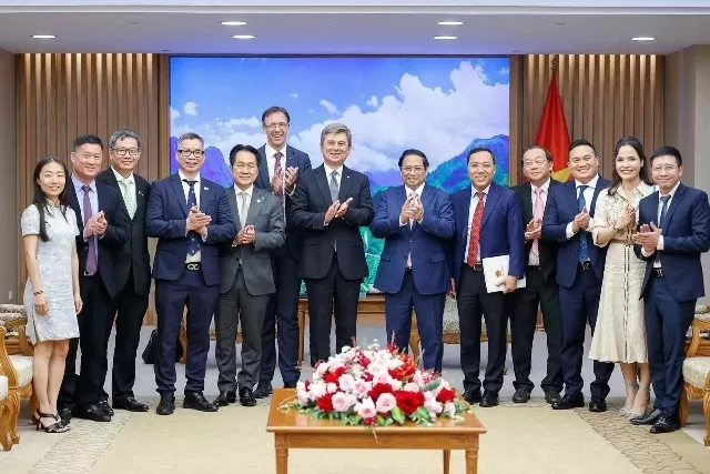PM Pham Minh Chinh seeks FIATA's support in boosting logistics workforce