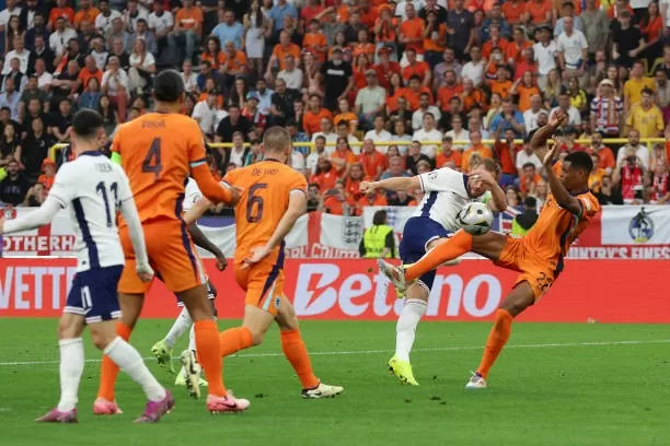 Cận cảnh quả phạt đền gây tranh cãi của đội tuyển Anh EURO 2024: Cận cảnh quả phạt đền gây tranh cãi của đội tuyển Anh