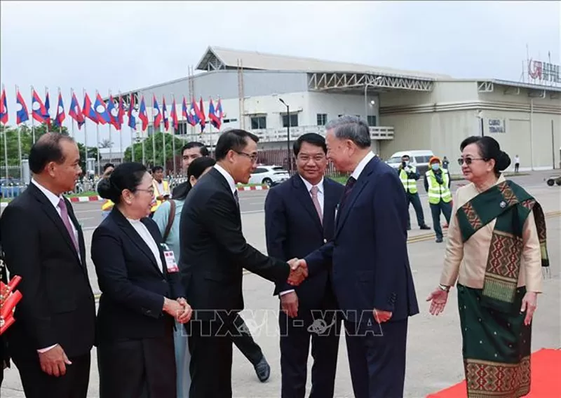 Chủ tịch nước Tô Lâm đến Vientiane, bắt đầu chuyến thăm cấp Nhà nước tới CHDCND Lào