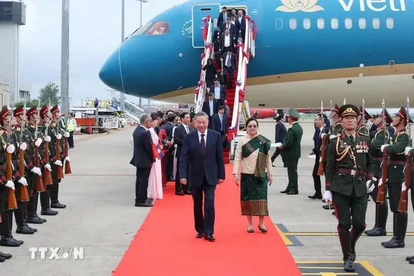 President To Lam arrived in Vientiane, starting state visit to Laos