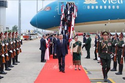 Chủ tịch nước Tô Lâm đến Vientiane, bắt đầu chuyến thăm cấp Nhà nước tới CHDCND Lào