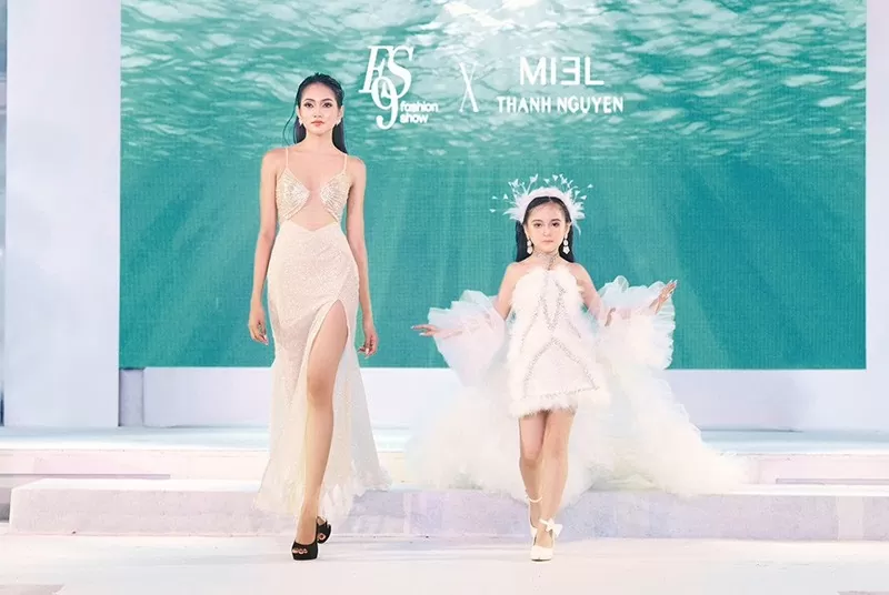 Miss Celebrity Malaysia Marsha và Quán quân tài năng nhí Việt Nam Trần Ngọc Yến trong thiết kế của nhà thiết kế Miel Thanh Nguyễn và thương hiệu 9 Fashion.