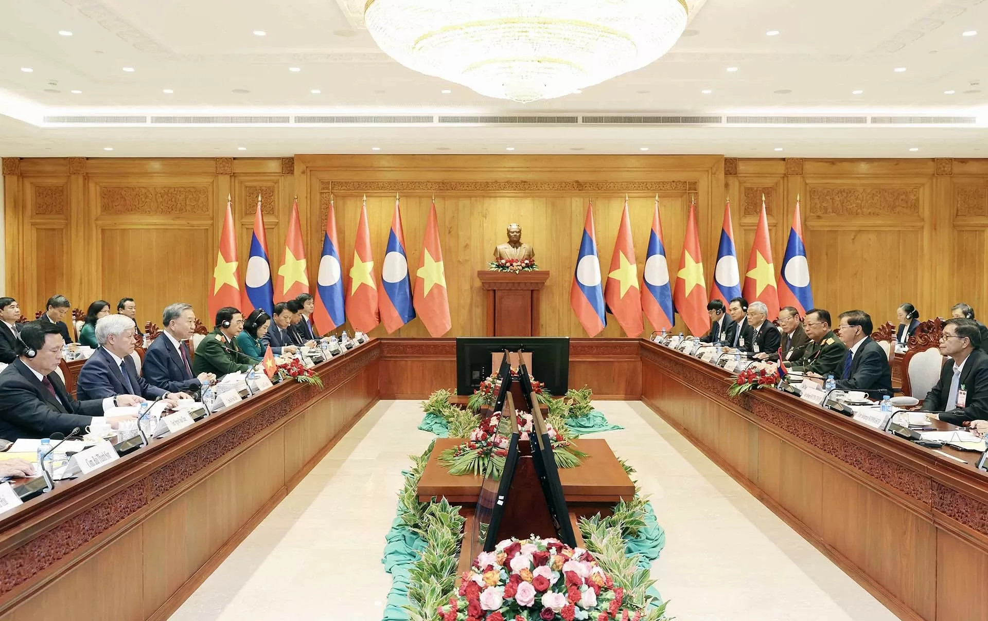 Chủ tịch nước Tô Lâm hội đàm với Tổng Bí thư, Chủ tịch nước Lào Thongloun Sisoulith. (Nguồn: TTXVN)