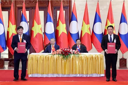Vietjet reaches agreement to enhance Vietnam-Laos air transport connectivity