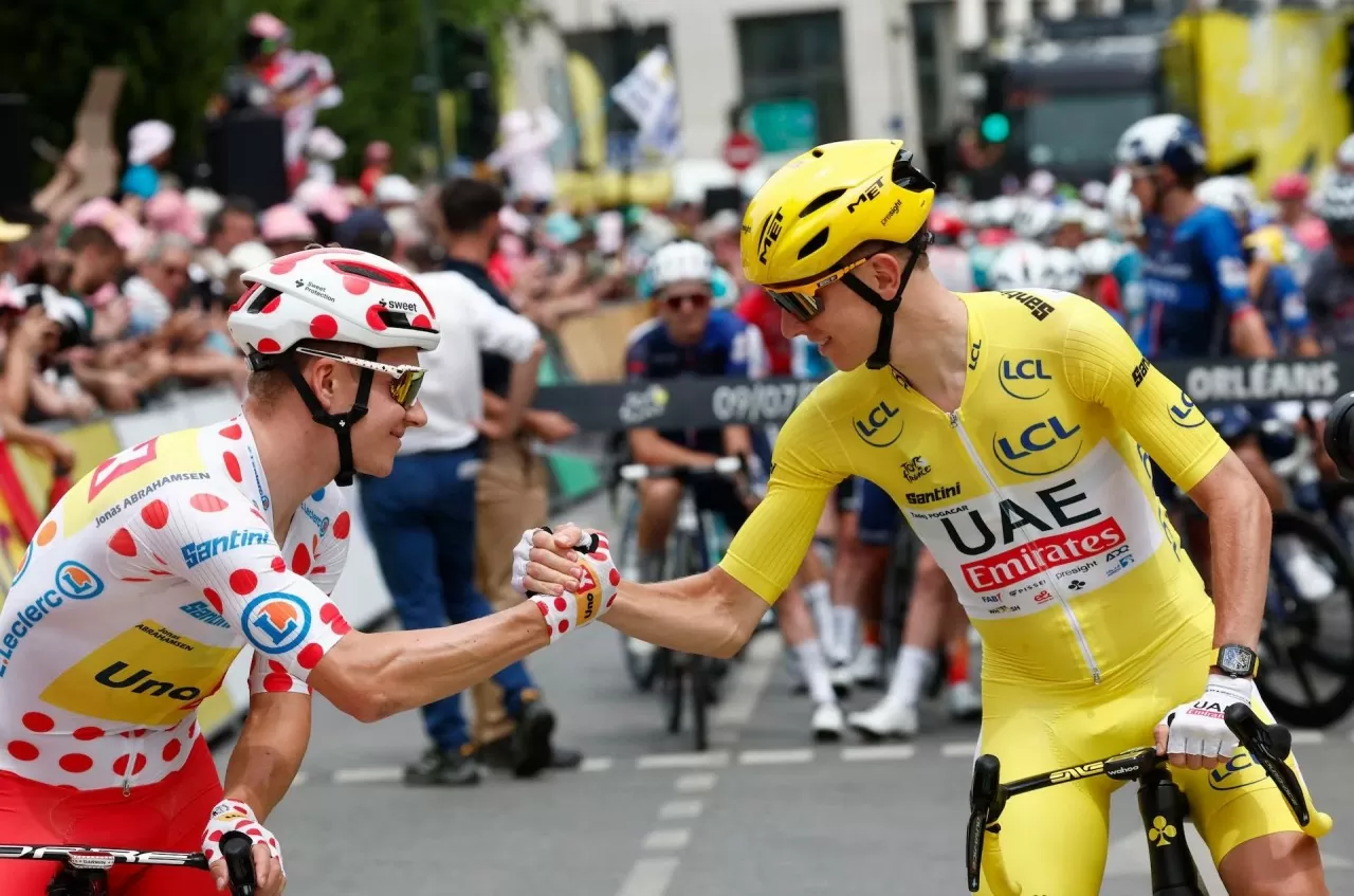 Những khung hình ấn tượng của giải đua xe đạp Tour de France