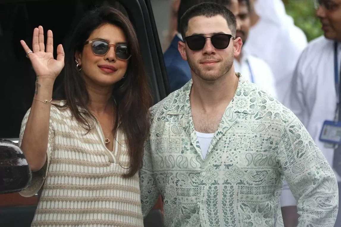 Hoa hậu thế giới Priyanka Chopra trở về quê Ấn Đô dự đám cưới con trai tỷ phú Mukesh Ambani