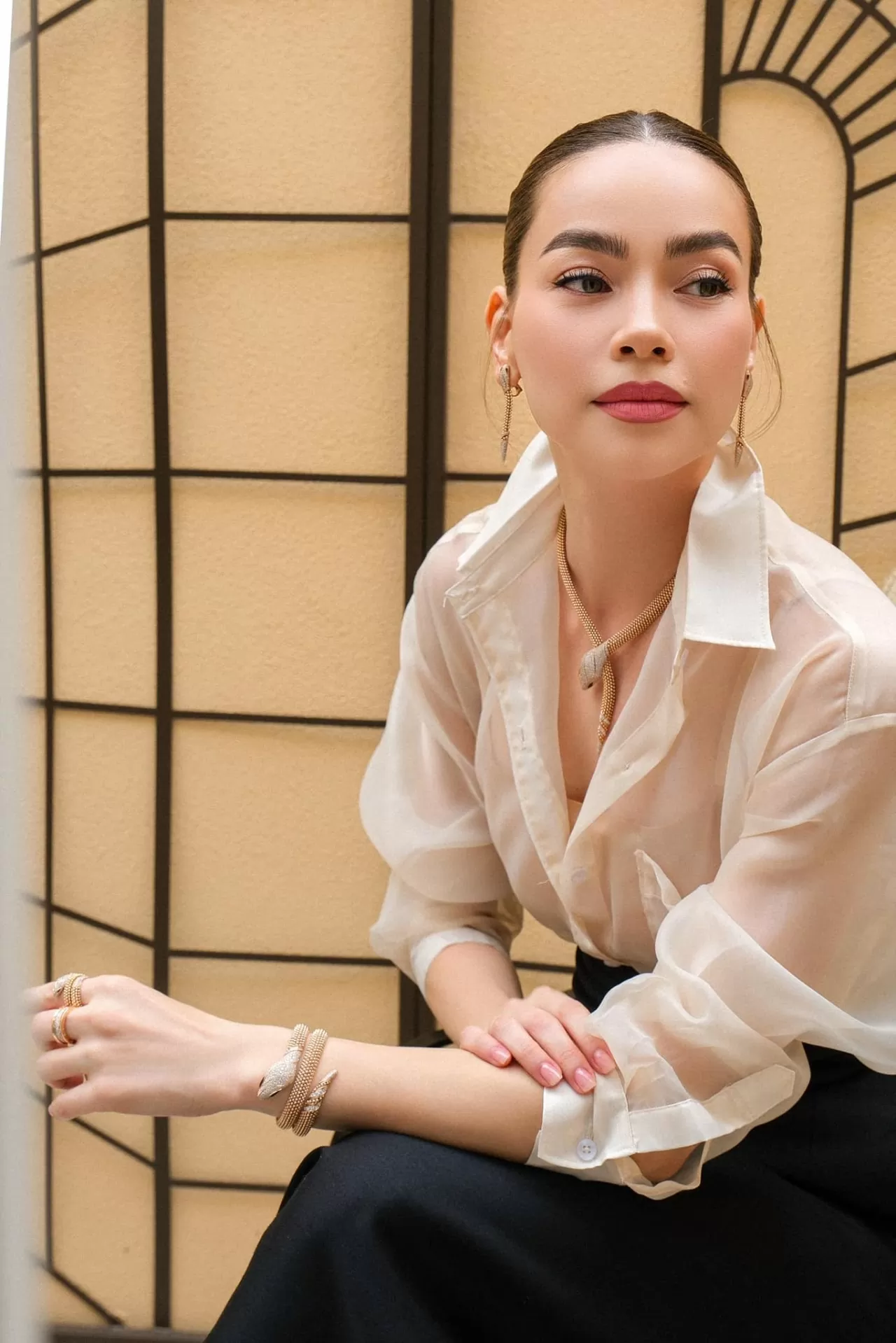 Thần thái đỉnh cao cùng vóc dáng quyến rũ của ca sĩ Hồ Ngọc Hà