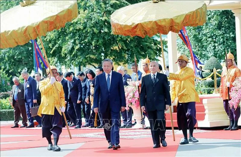 Chủ tịch nước Tô Lâm hội kiến Quốc vương Campuchia Norodom Sihamoni Chủ tịch nước Tô Lâm hội kiến Quốc vương Campuchia Norodom Sihamoni