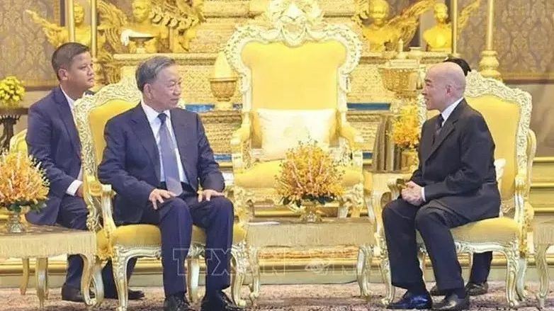 Cambodian King Norodom Sihamoni hosts welcome ceremony for President To Lam at Royal Palace in Phnom Penh