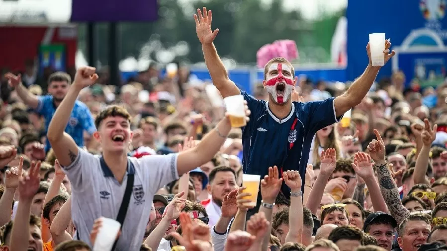 EURO 2024: Lo ngại nhiều cổ động viên 'quá chén' sau trận chung kết, giới chức Anh nhắn nhủ người hâm mộ
