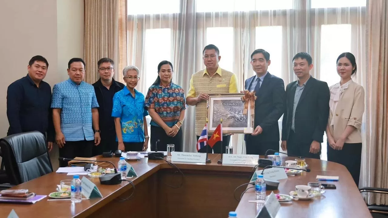 Đại sứ Phạm Việt Hùng thăm, làm việc với các tỉnh Trat, Chanthaburi và Chonburi của Thái Lan