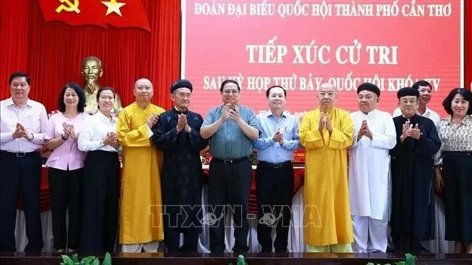 Prime Minister Pham Minh Chinh meets with voters in Can Tho