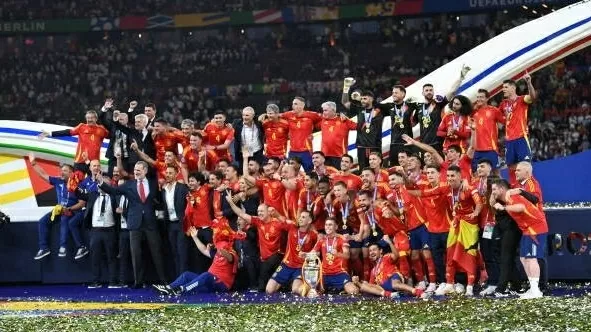 Vượt Đức, đội tuyển Tây Ban Nha lập kỷ lục vô địch EURO
