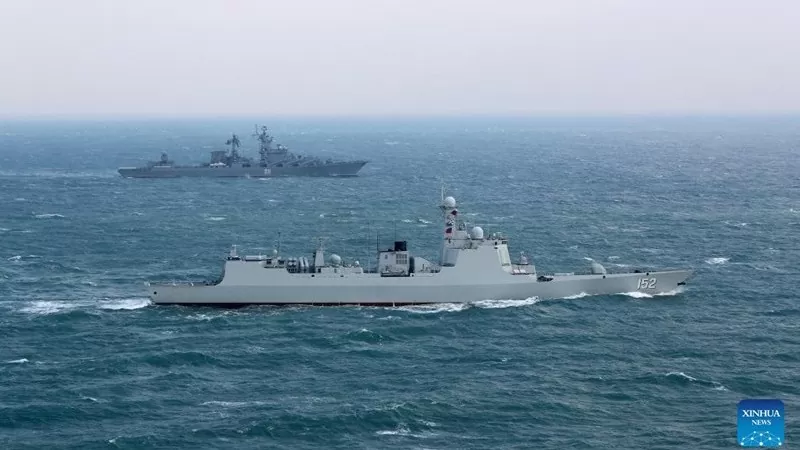 Nga, Trung Quốc sử dụng tàu gì trong tập trận chung trên biển?