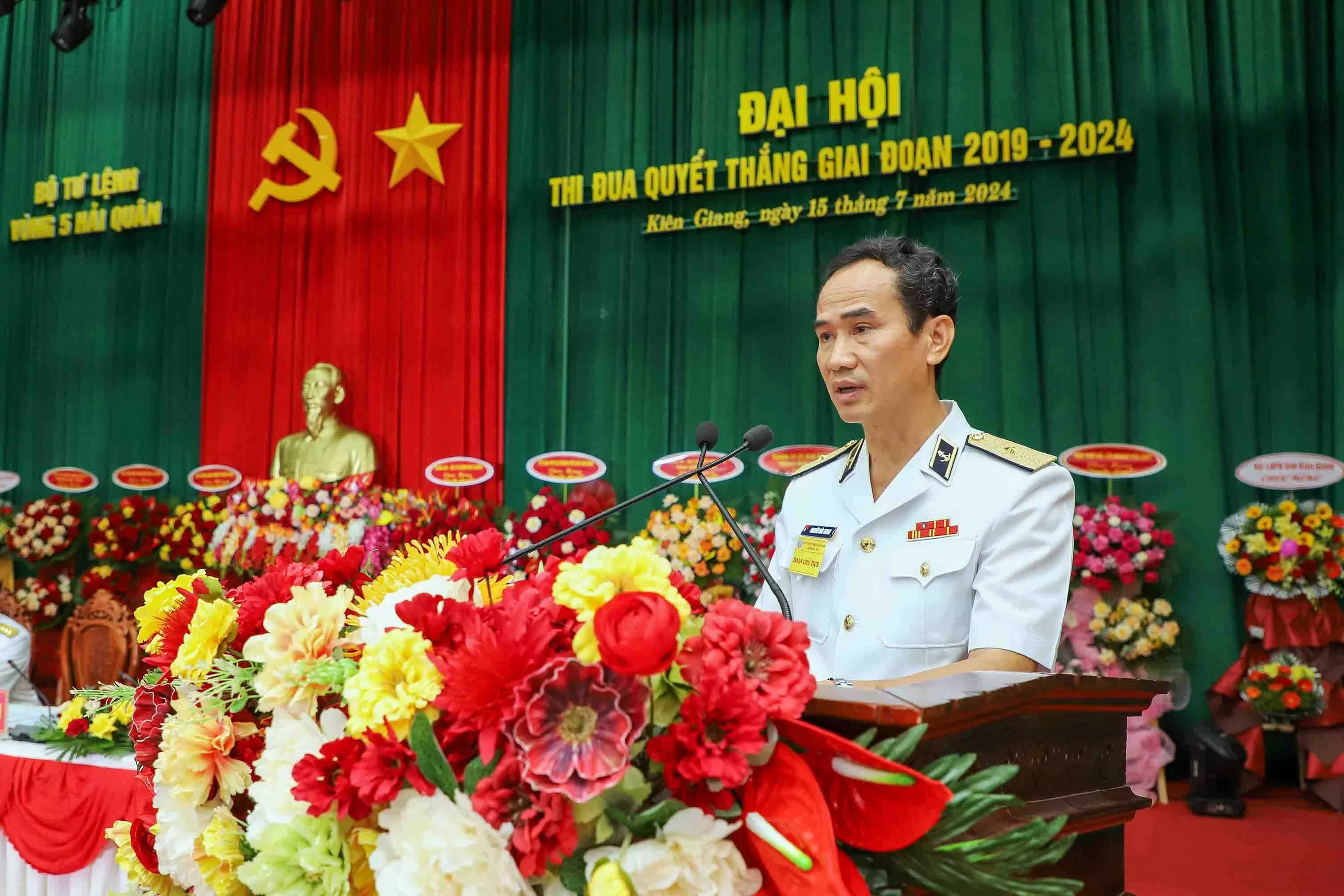 Chuẩn Đô đốc Nguyễn Hữu Thoan phát biểu khai mạc. (Ảnh: Văn Định)