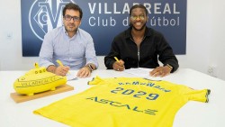 Gia nhập Villarreal, Trung vệ Willy Kambwala chính thức chia tay MU