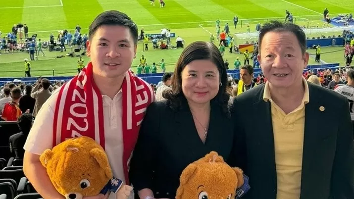 Chủ tịch CLB Hà Nội Đỗ Vinh Quang và bố mẹ xem trực tiếp chung kết EURO 2024 tại Đức