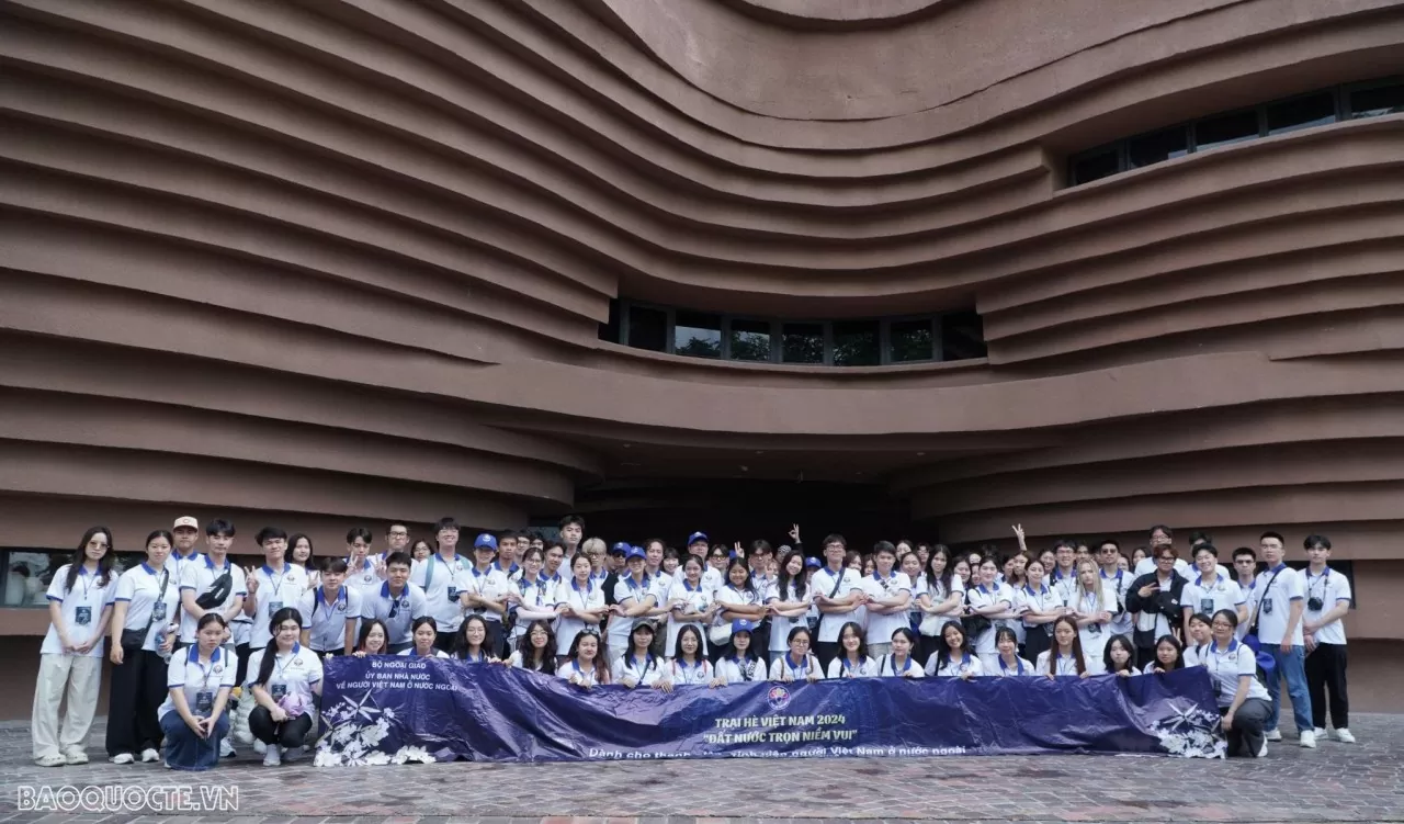 Trại hè Việt Nam 2024: Thanh niên kiều bào bày tỏ lòng biết ơn Chủ tịch Hồ Chí Minh