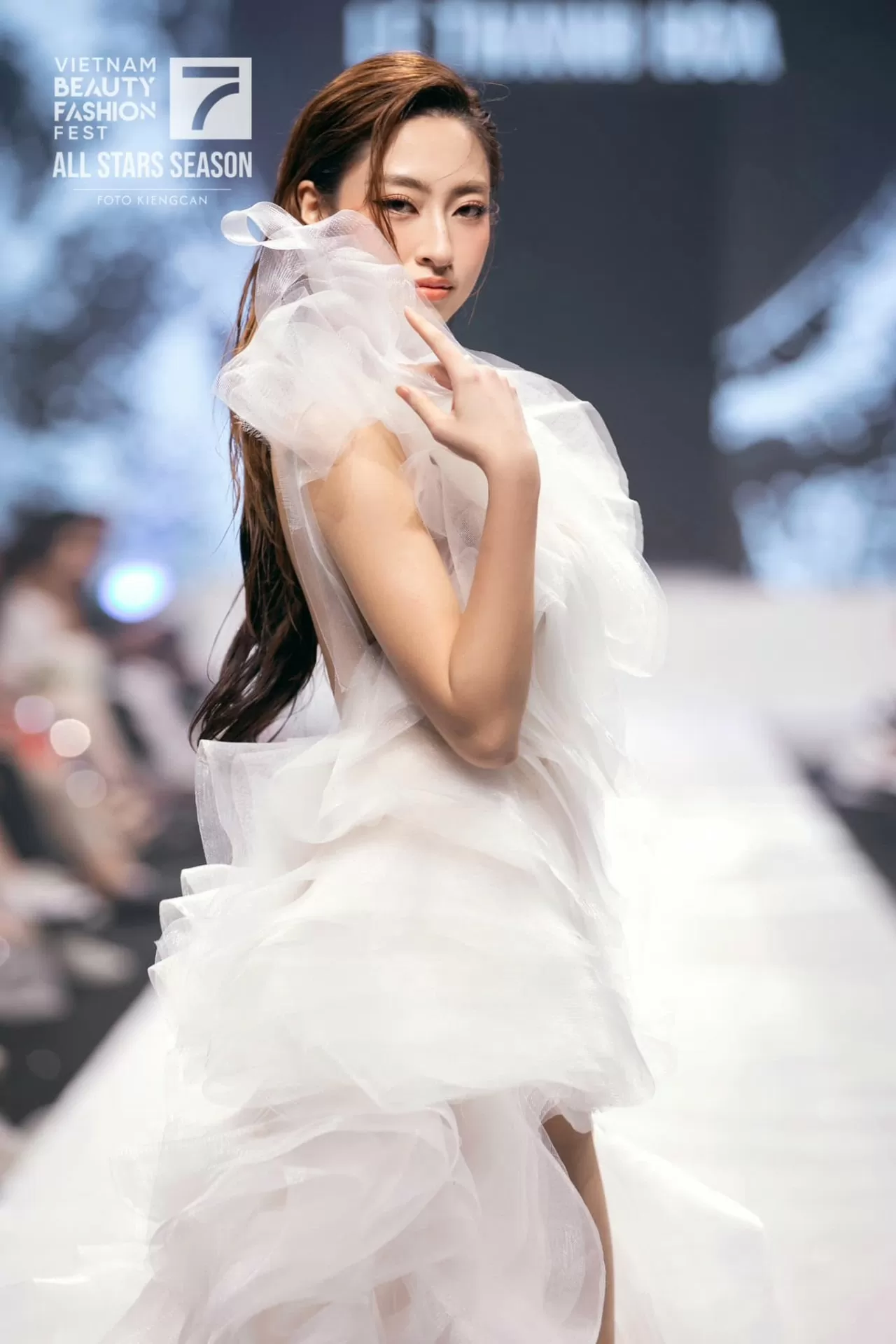 Hoa hậu Lương Thùy Linh
