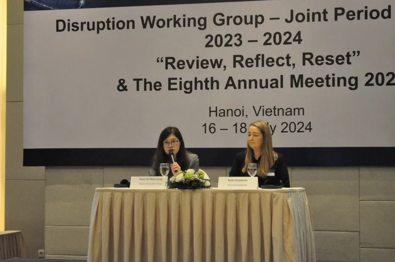 Phó Cục trưởng Cục Lãnh sự Phan Thị Minh Giang phát biểu tại Cuộc họp giai đoạn hành động chung 2023-2024 và cuộc họp thường niên của nhóm làm việc về triệt phá các mạng lưới đưa người di cư trái phép