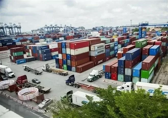 Vietnam enjoys over 14 billion USD trade surplus in seven months: General Statistics Office