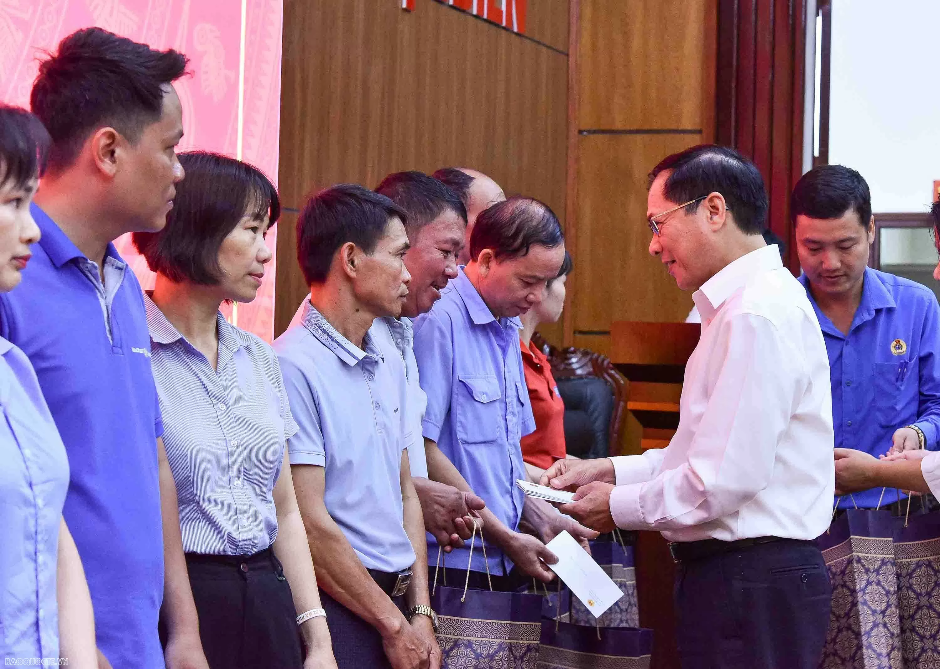 Bộ trưởng Ngoại giao Bùi Thanh Sơn thăm và làm việc tại tỉnh Điện Biên