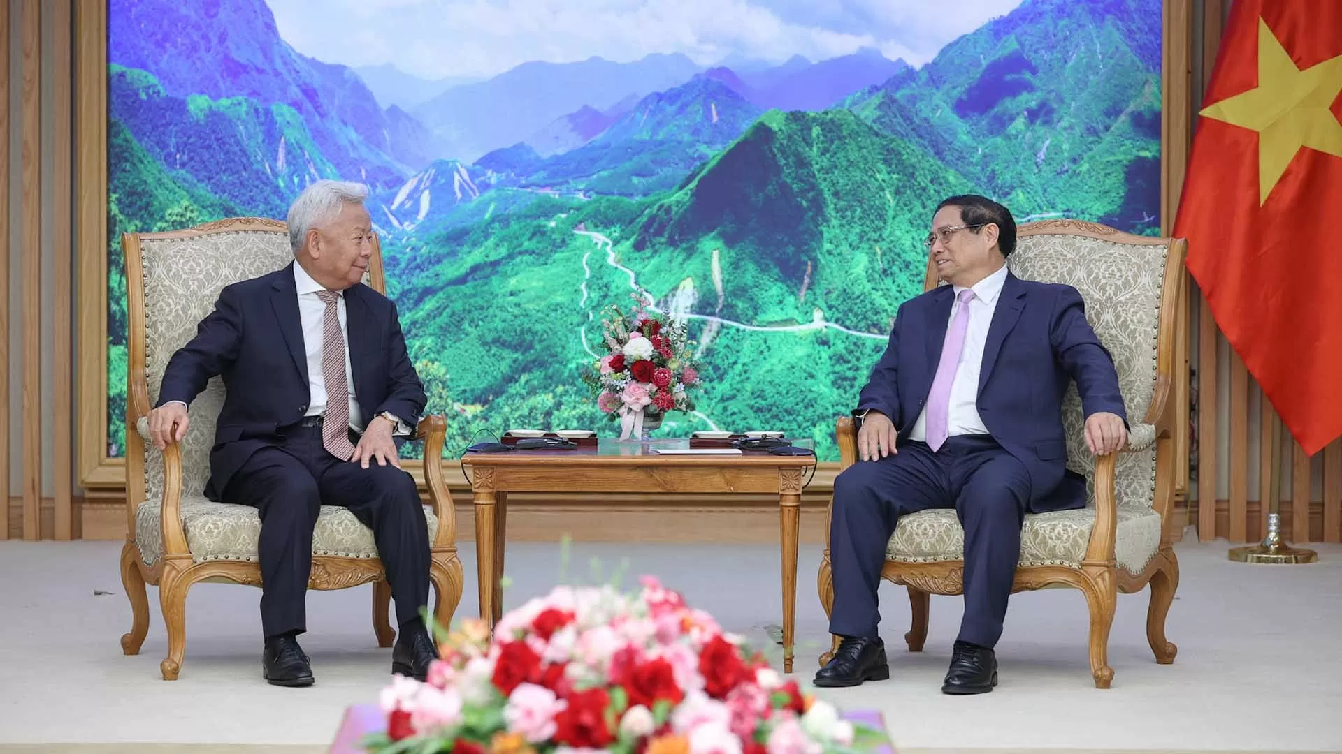 Thủ tướng Phạm Minh Chính tiếp Chủ tịch Ngân hàng Đầu tư cơ sở hạ tầng châu Á