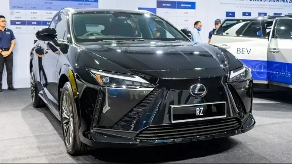 Cận cảnh xe điện Lexus RZ 450e vừa ra mắt tại Malaysia, giá 2,2 tỷ đồng