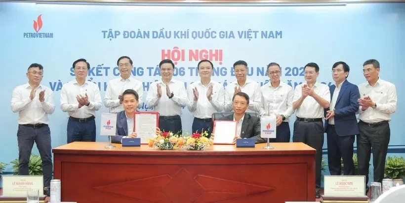 PVEP signs crude oil, gas supply deals to Dung Quat Refinery